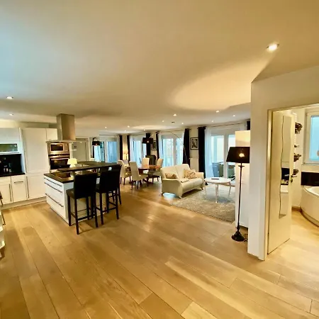 Stilvolle Stadtwohnung Mit Balkon, Kamin, Klima * Ravensburg