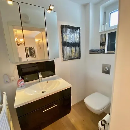 Stilvolle Stadtwohnung Mit Balkon, Kamin, Klima *