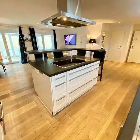 Stilvolle Stadtwohnung Mit Balkon, Kamin, Klima Apartmán