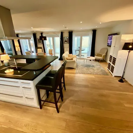 Apartmán Stilvolle Stadtwohnung Mit Balkon, Kamin, Klima Ravensburg