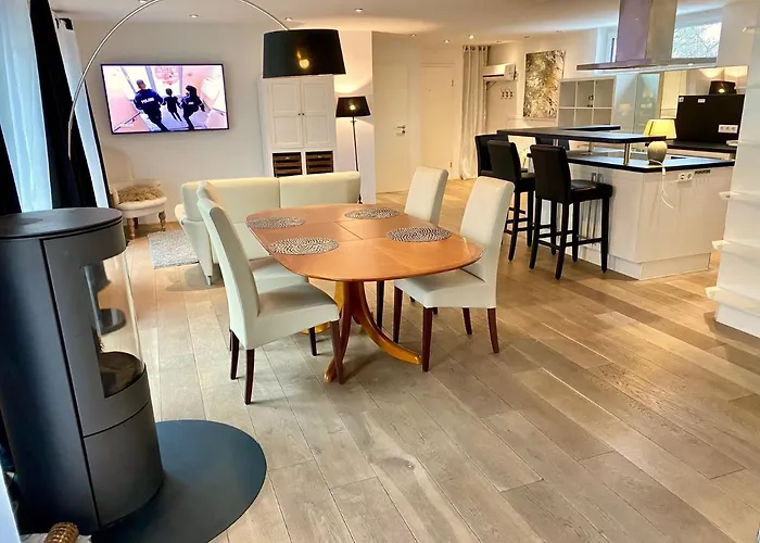 Apartament Stilvolle Stadtwohnung Mit Balkon, Kamin, Klima