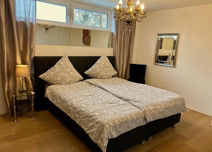 Stilvolle Stadtwohnung Mit Balkon, Kamin, Klima