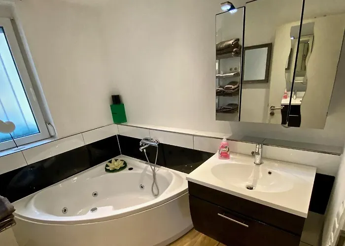 Stilvolle Stadtwohnung Mit Balkon, Kamin, Klima Apartament *