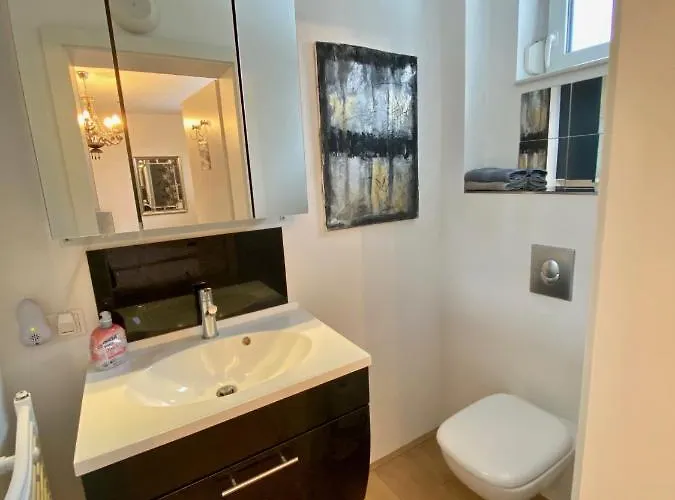 Stilvolle Stadtwohnung Mit Balkon, Kamin, Klima *