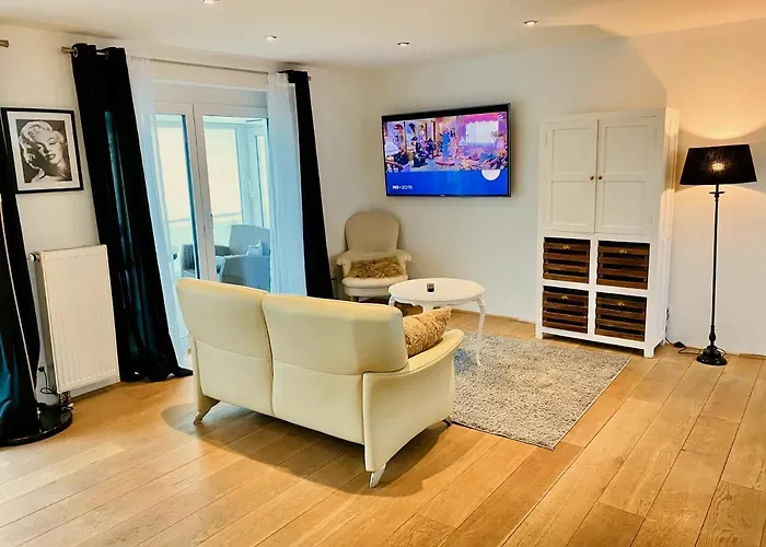 Stilvolle Stadtwohnung Mit Balkon, Kamin, Klima Apartament *