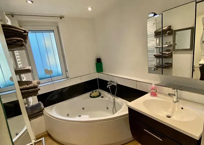 Stilvolle Stadtwohnung Mit Balkon, Kamin, Klima Apartament