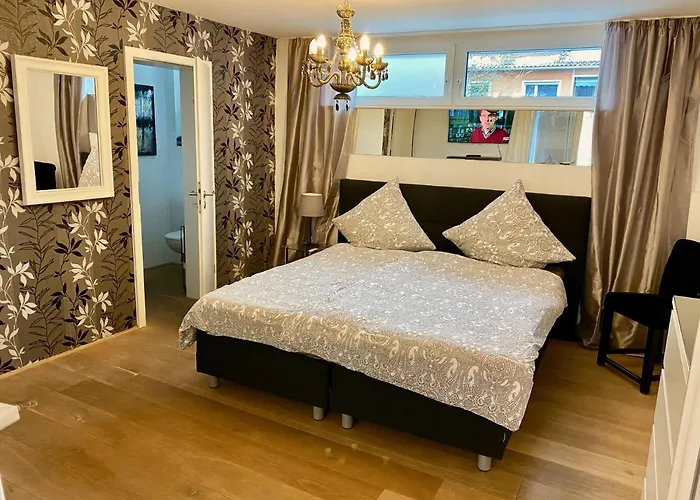 Stilvolle Stadtwohnung Mit Balkon, Kamin, Klima