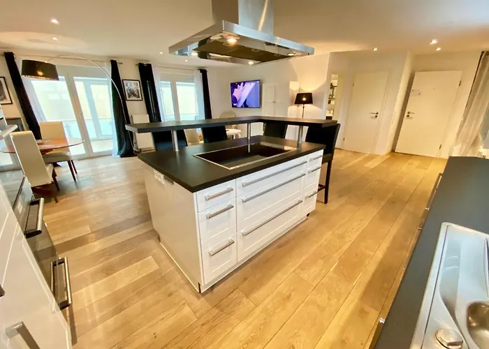 Stilvolle Stadtwohnung Mit Balkon, Kamin, Klima Apartament